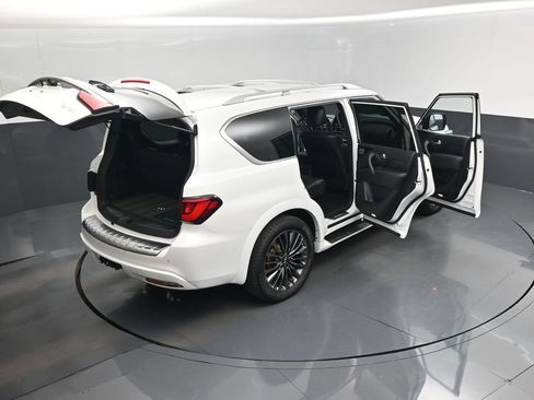 Used 2024 INFINITI QX80 Sensory AWD/4WD image 29
