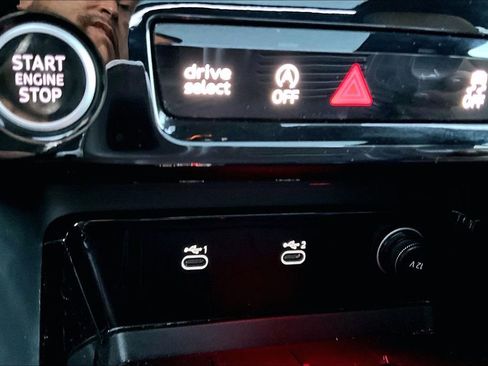 Used 2025 Audi Q5 Premium Plus w/ Premium Plus image 16