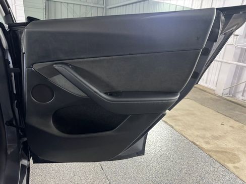 Used 2023 Tesla Model Y Performance image 44