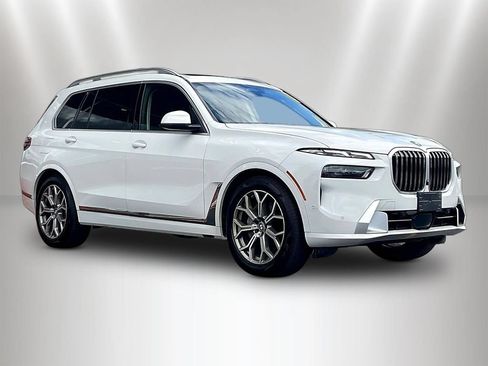 Used 2023 BMW X7 xDrive40i AWD/4WD image 3