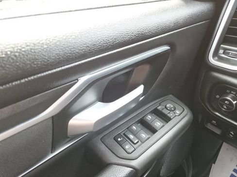 Used 2025 RAM 1500 Big Horn AWD/4WD image 24