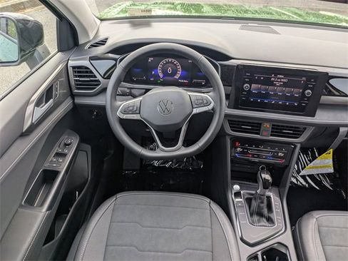 New 2026 Volkswagen Taos SE image 17