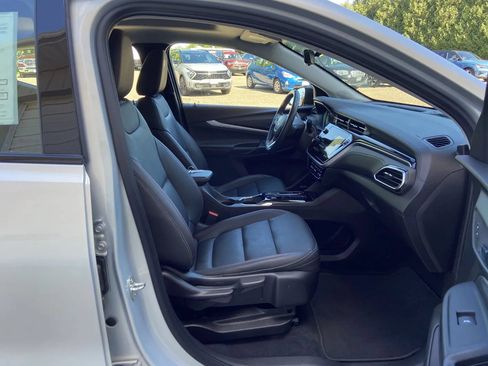 Used 2023 Chevrolet Bolt EUV Premier w/ Sun & Sound Package FWD image 12
