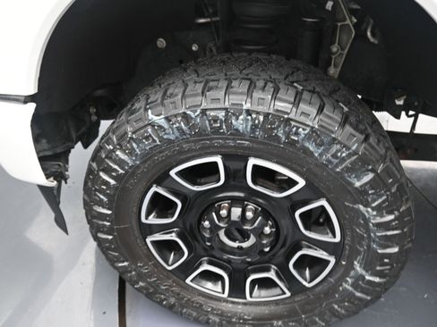 Used 2024 Ford F250 Platinum image 22