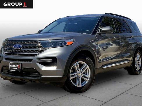Used 2022 Ford Explorer XLT RWD image 1