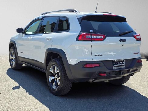 Used 2016 Jeep Cherokee Trailhawk w/ Comfort/Convenience Group AWD/4WD image 5
