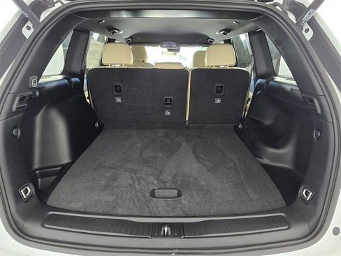 New 2025 Jeep Grand Cherokee Limited image 16