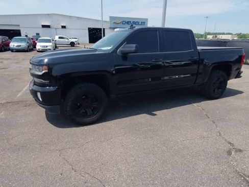 Used 2017 Chevrolet Silverado 1500 LTZ Z71 w/ LTZ Plus Package AWD/4WD image 4