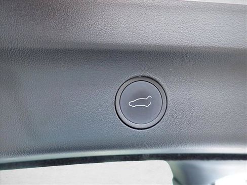 Used 2023 Tesla Model Y Long Range AWD/4WD image 9