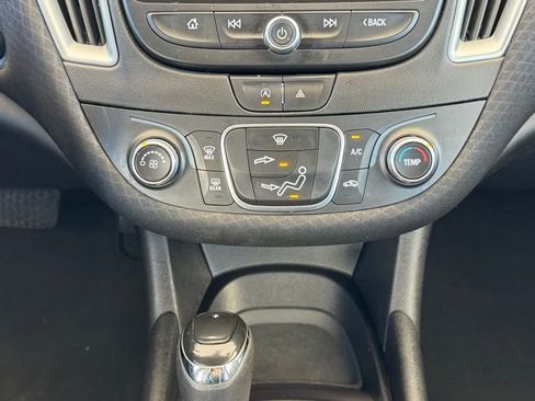 Used 2020 Chevrolet Malibu LS image 31