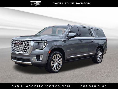 Used 2022 GMC Yukon XL Denali AWD/4WD image 1