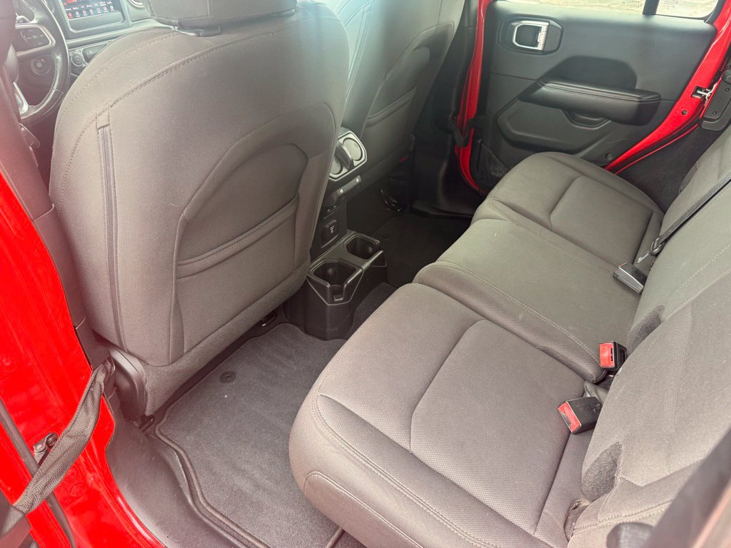 Used 2018 Jeep Wrangler Unlimited Sahara AWD/4WD image 16