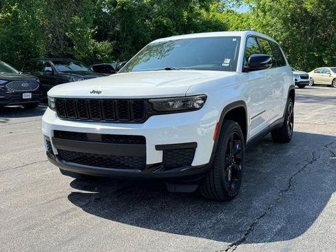 Used 2023 Jeep Grand Cherokee L Laredo AWD/4WD image 9