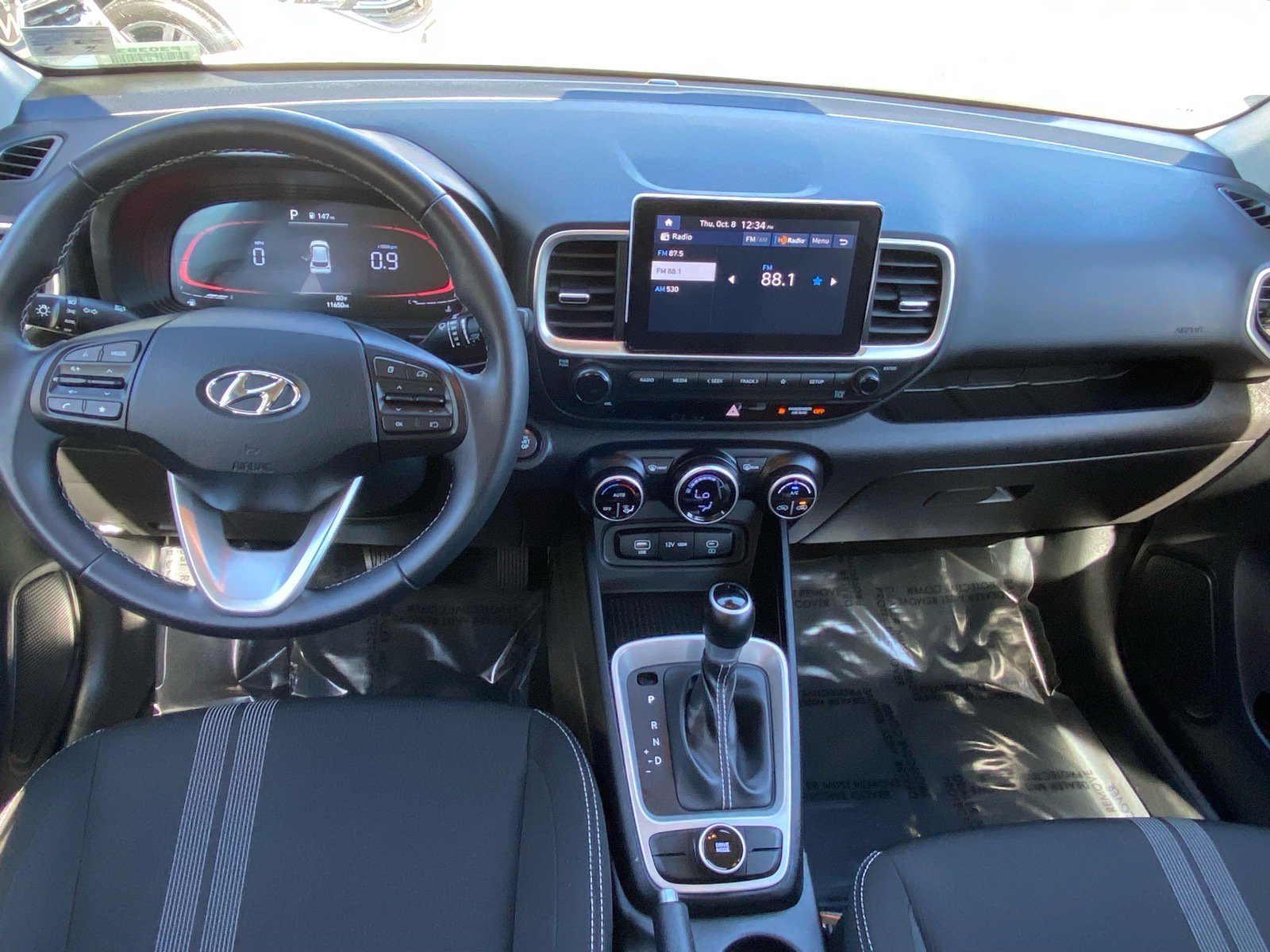 Used 2025 Hyundai Venue SEL FWD image 11