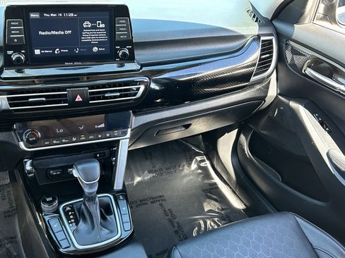 Used 2021 Kia Seltos EX image 15