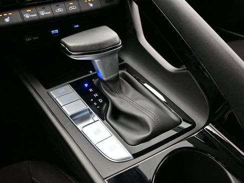 Certified 2025 Hyundai Elantra SEL w/ Cargo Package image 20