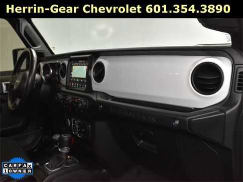 Used 2021 Jeep Wrangler Unlimited Islander image 25