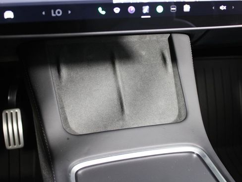 Used 2024 Tesla Model Y Performance image 17