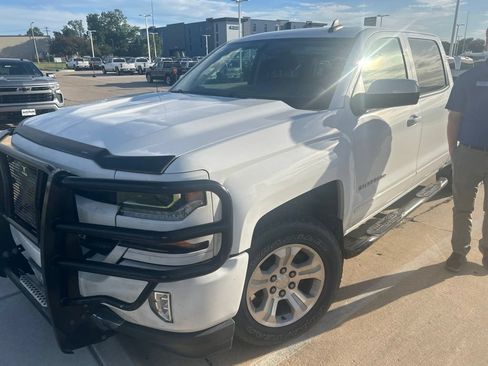 Used 2017 Chevrolet Silverado 1500 LT w/ All Star Edition AWD/4WD image 6