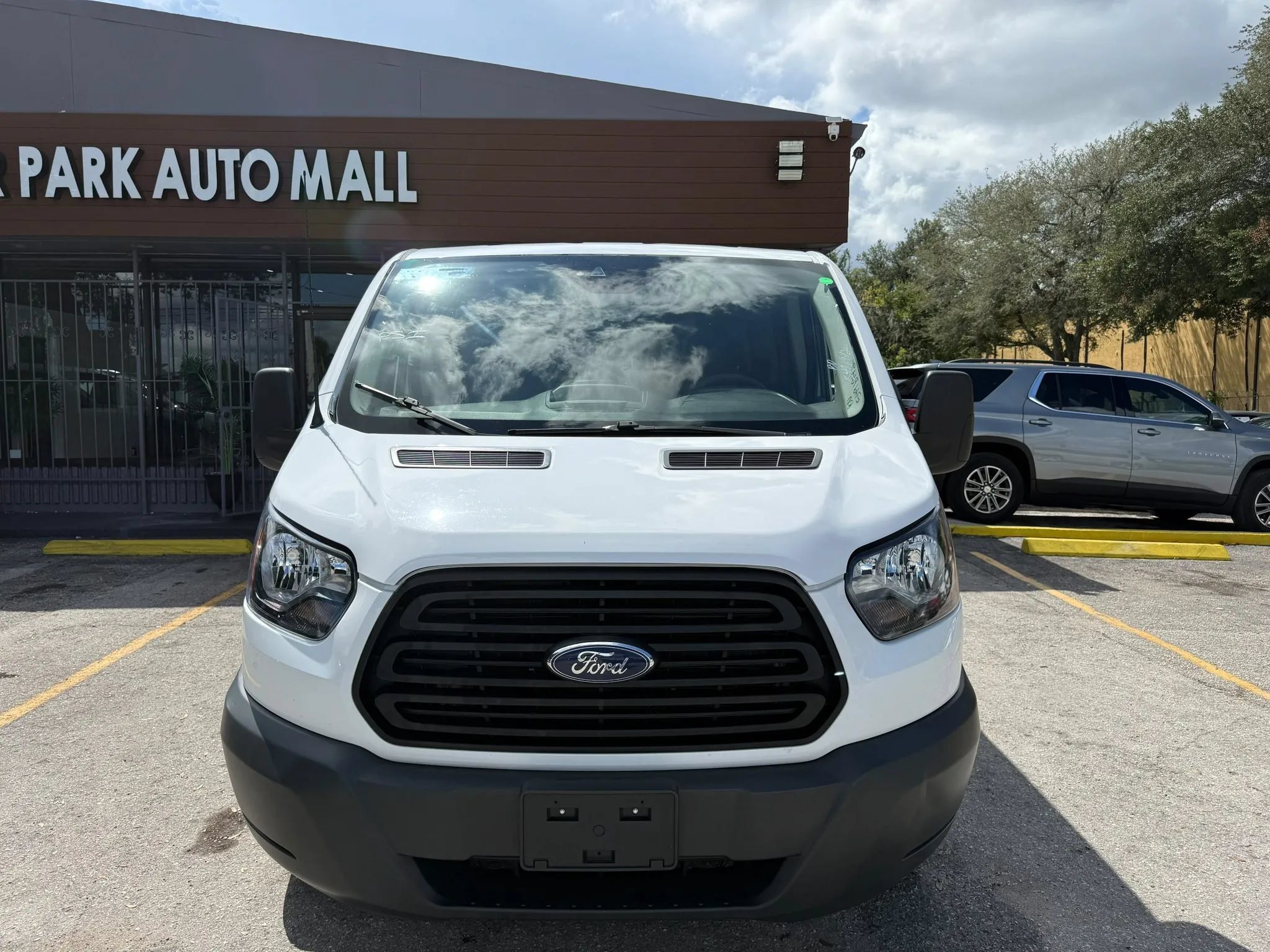 Used 2020 Ford Transit 350 XL RWD image 2