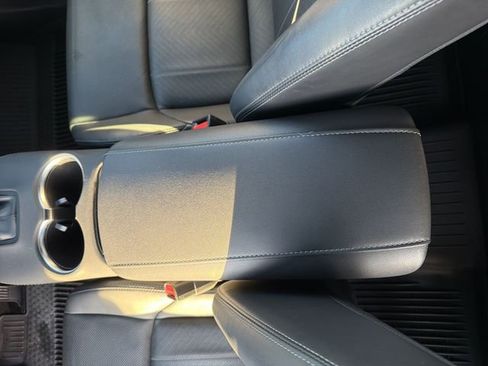 Used 2023 Toyota Venza Limited image 25