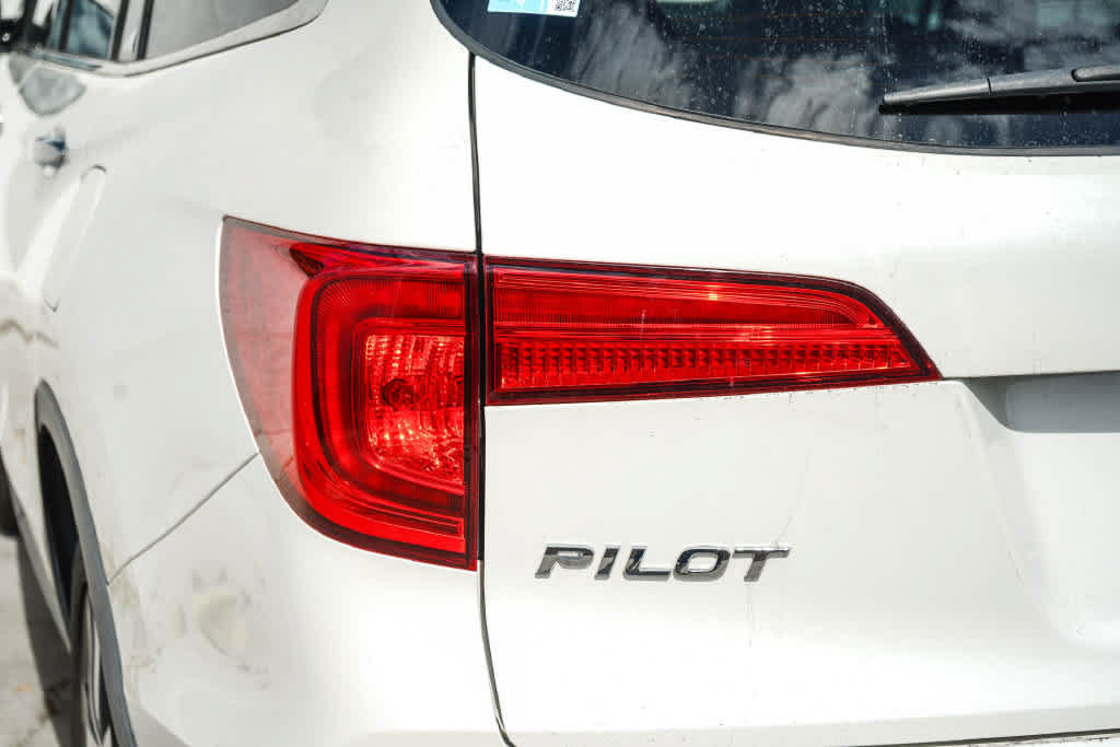 Used 2017 Honda Pilot Touring image 9