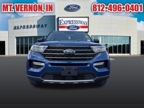 Used 2023 Ford Explorer XLT w/ Equipment Group 202A AWD/4WD image 4