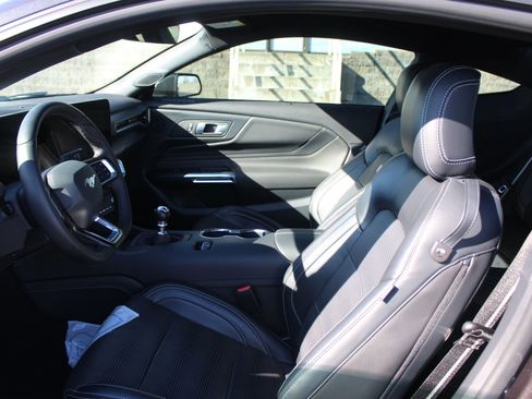 Used 2024 Ford Mustang GT Premium image 17