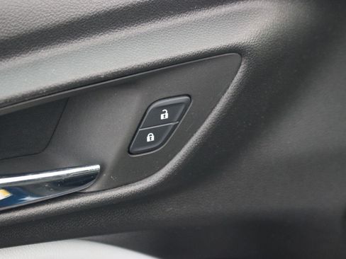 Used 2024 Chevrolet Trax LT FWD image 13