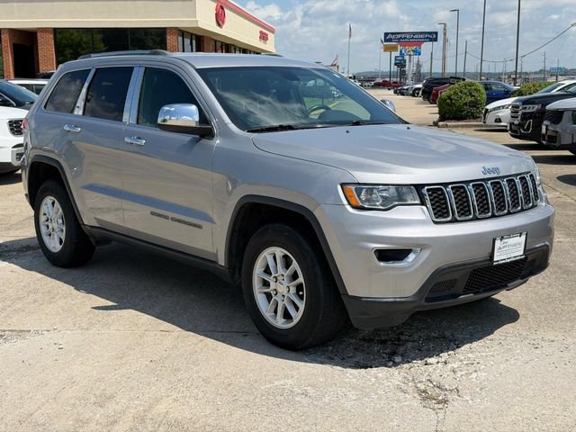 Used 2018 Jeep Grand Cherokee Laredo AWD/4WD image 1
