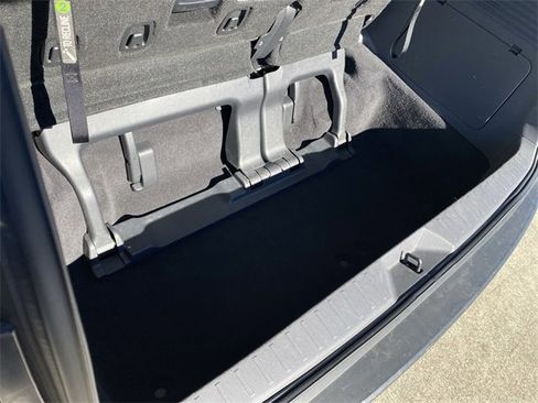 Used 2024 Toyota Sienna LE image 31