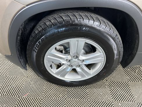 Used 2018 Chevrolet Trax LT w/ LT Convenience Package FWD image 9