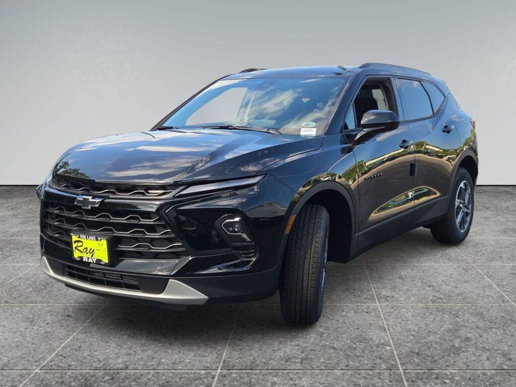 New 2026 Chevrolet Blazer LT w/ Convenience Package FWD image 4