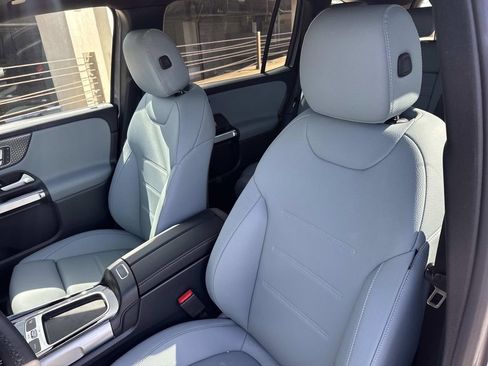 New 2026 Mercedes-Benz GLB 250 image 9