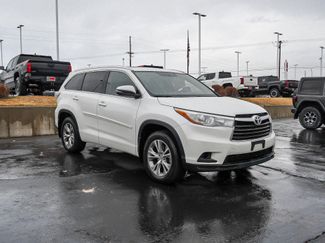 Used 2015 Toyota Highlander XLE video 2