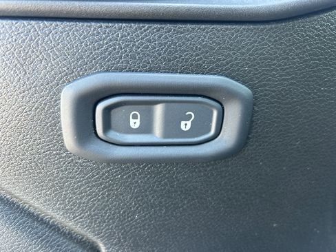 Used 2022 Jeep Wrangler Unlimited Sport AWD/4WD image 21