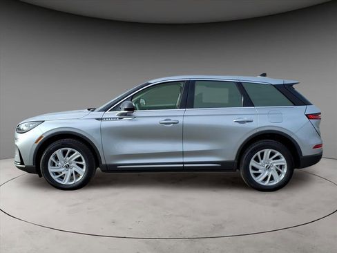 Certified 2024 Lincoln Corsair FWD image 2