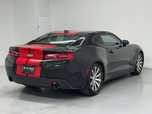 Used 2018 Chevrolet Camaro LT w/ Technology Package RWD image 6