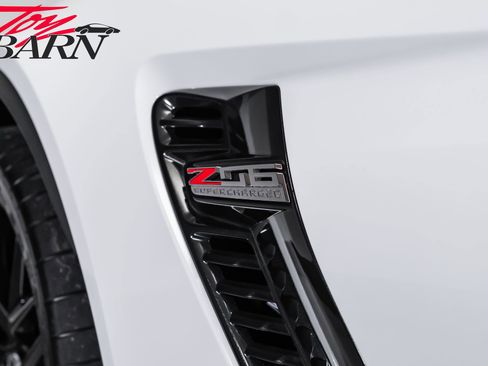 Used 2015 Chevrolet Corvette Z06 w/ 3LZ Preferred Equipment Group RWD image 23