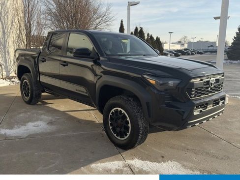 Used 2024 Toyota Tacoma TRD Off-Road image 1