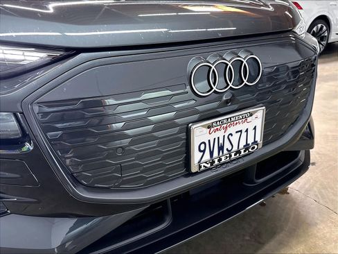 Used 2025 Audi Q6 e-tron Premium Plus w/ Premium Plus AWD/4WD image 31