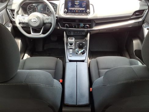 Used 2024 Nissan Rogue S FWD image 10