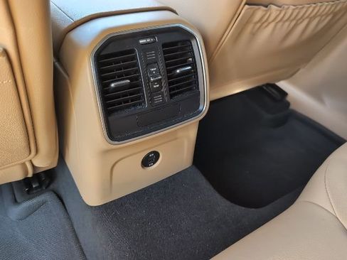 Used 2018 Porsche Macan image 26