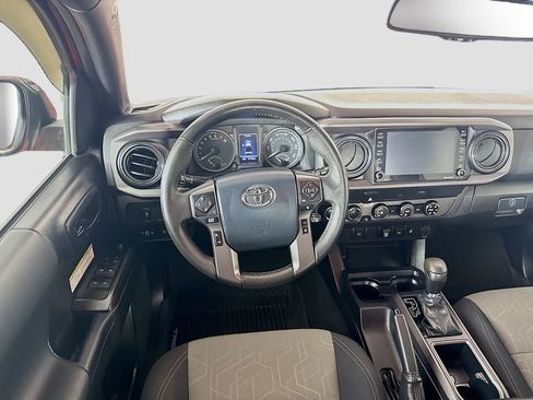 Used 2020 Toyota Tacoma TRD Off-Road image 15
