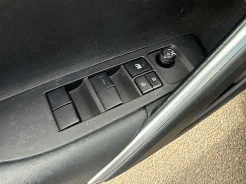 Used 2023 Toyota Corolla Cross L AWD/4WD image 16