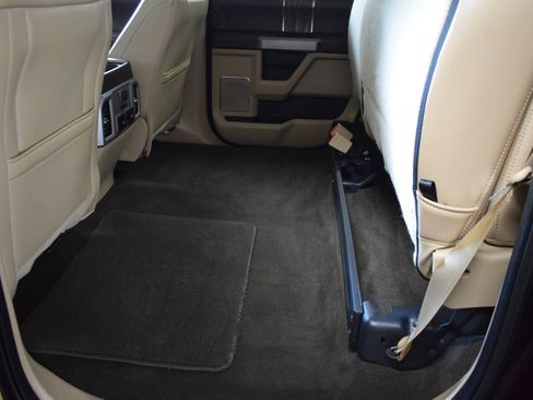 Used 2019 Ford F150 Lariat w/ Equipment Group 502A Luxury image 8