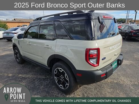 Used 2025 Ford Bronco Sport Outer Banks AWD/4WD image 8