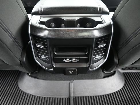 Used 2019 RAM 1500 Big Horn AWD/4WD image 32