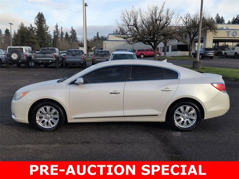 Used 2013 Buick LaCrosse Leather image 2