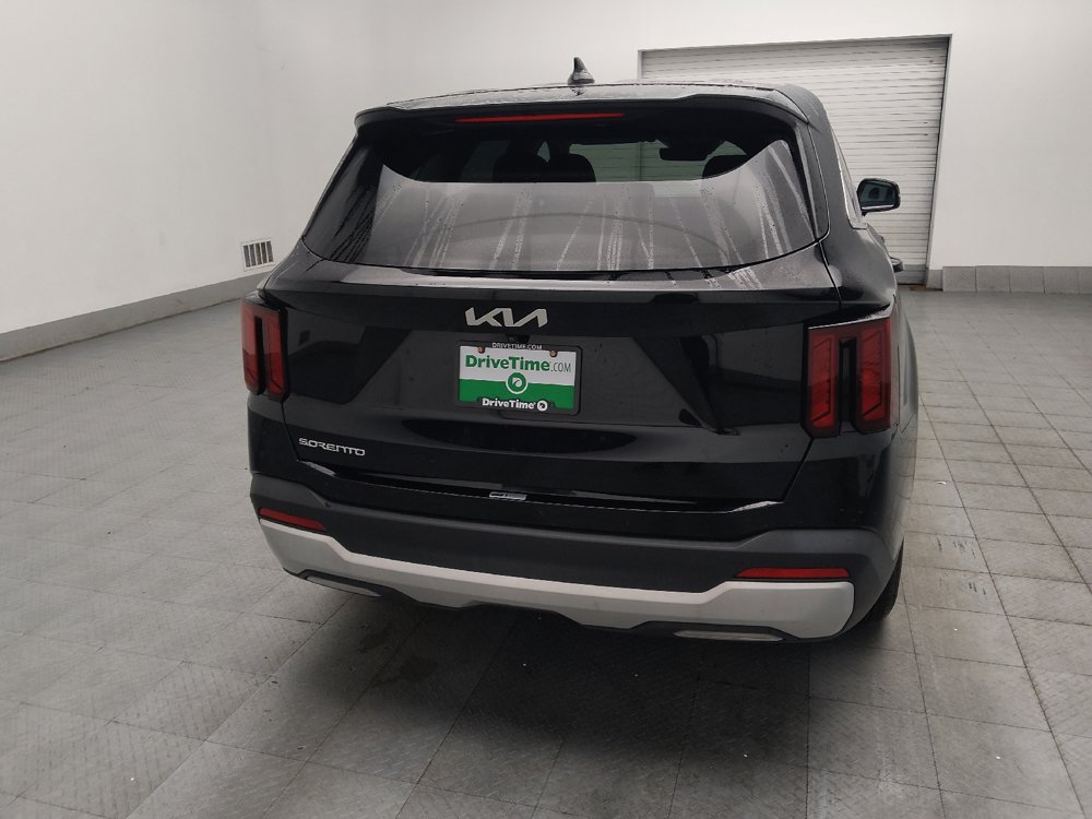 Used 2024 Kia Sorento LX FWD image 7